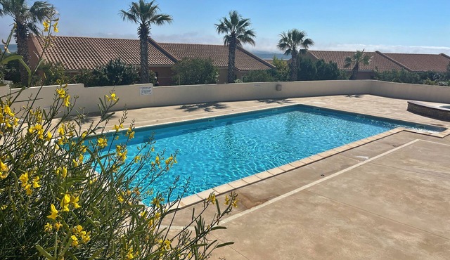 5* Villa, Sea View, Heated Pool, Air Con, WiFi, Wine Village