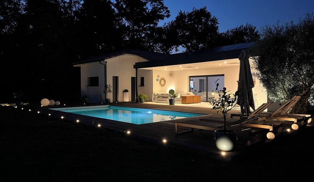 5* villa with heated pool - Close to beaches & Basque Country