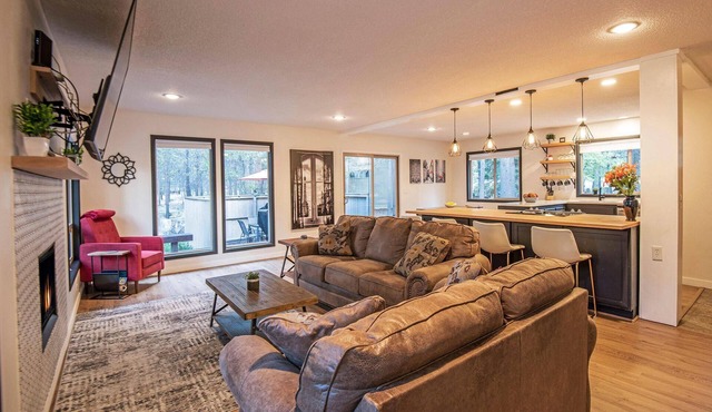 5 Wickiup - Hot Tub, Updated, Ping Pong, SHARC Passes, Bikes