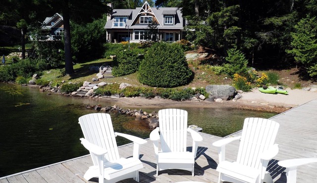 5-year old, Luxury Build on Joe! Immaculate Main + Guest Cottage! Tennis!