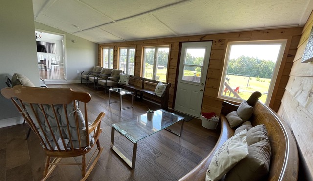 50 Acres Cottage 6 bedroom Home away from Home