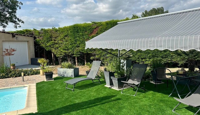 50 m2 attic studio with reserved outdoor space by the pool!