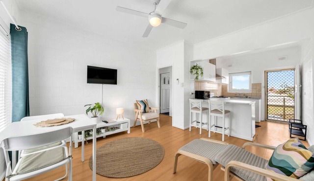 50 Metres from Beach | Seabreeze at Glenelg North