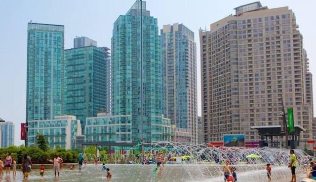 50% monthly discount on 2Bed luxury condo with 2 Free parking/patio