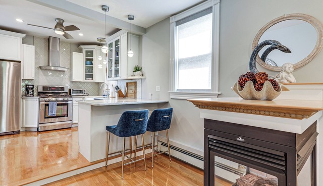 50 Yards to Short Beach: Ocean-View Apt w/Deck!