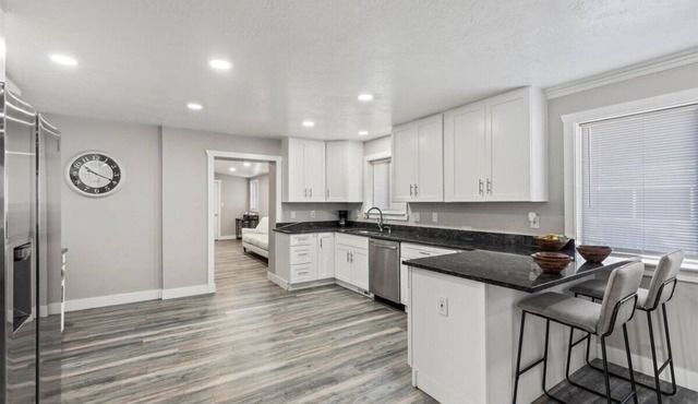 500 east Spaciously Charming