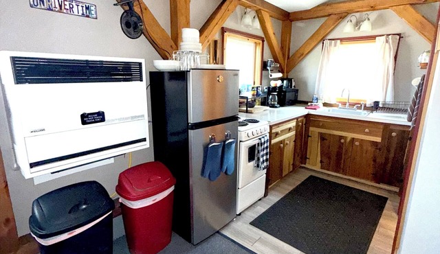 500 ft from the Salmon River!
