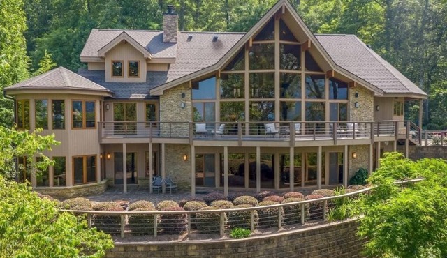 500 OFF WEEK RENTAL! Two weeks left!nMountain, Luxury, Panoramic View, Lake Lure