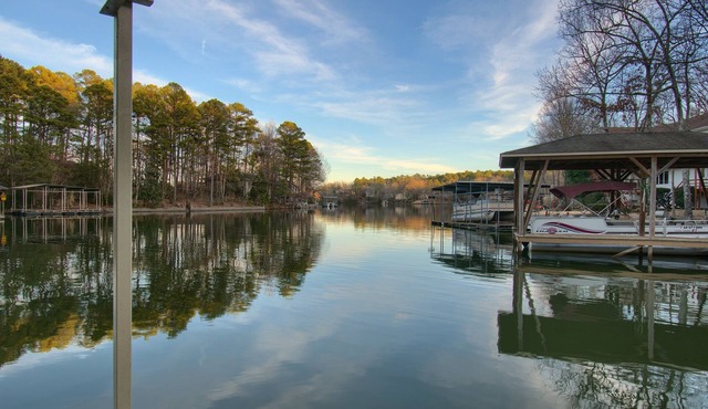 5000 SF 6 BR Lake Balboa Golfers & Boaters Dream Home