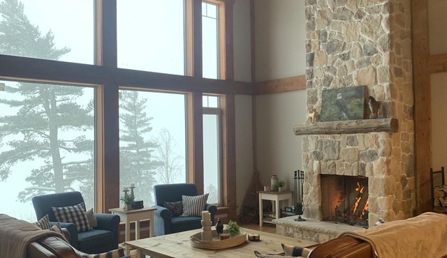 5000 sq ft luxury vacation home with 6 bedrooms 7 bathroom.