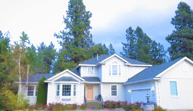 5000s/f Luxury Home+HotTub w/a View Large Groups Welcome POOLTABLE PING PONG+Mor