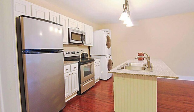 501#A - Historical Downtown w/Modern amenities!