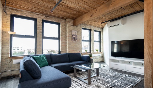 (501) Exchange District + Hi-End 2 Bdr+Fast WiFi (139)