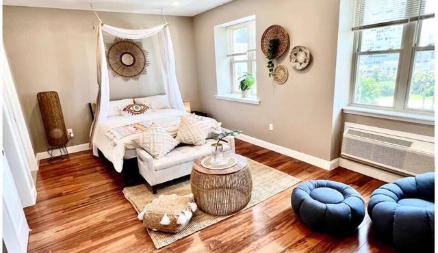 503 Bohemian Romance Apartments in center city