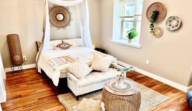 503 Bohemian Romance Apartments in center city