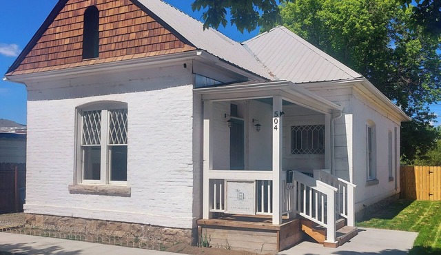 504 Historic Brickhouse off Main St. - 2 Blocks from Salmon River