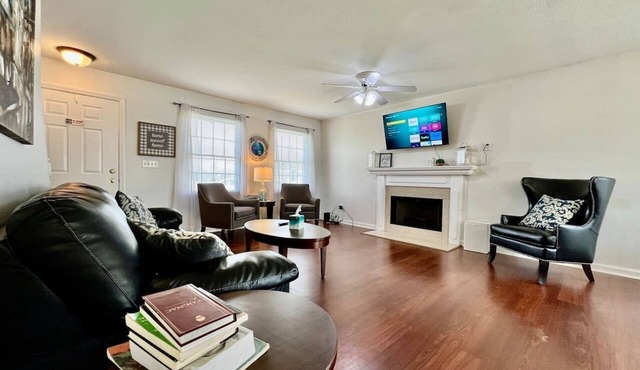 5042 Princeton Glend · Worley's House