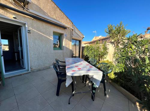 50m de la plage, adorable maison climatisée 2 chambres 5 couchages parking privatif LRVM52