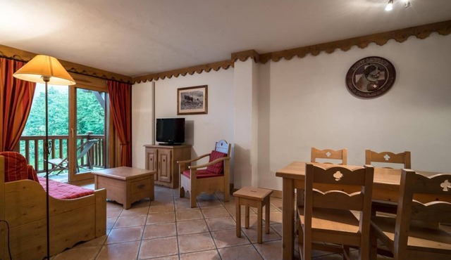 50m from ski slopes, 2nd floor, view mountain, fitness, swimming pool, sauna, hammam, balcony, tv