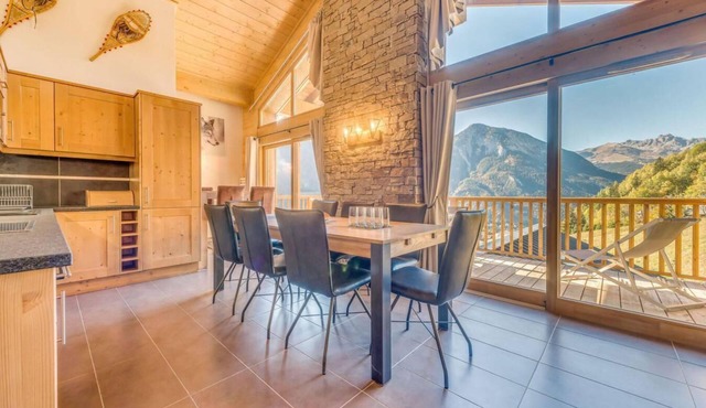 50m from ski slopes, 15th floor, balcony, parking, tv, ski locker, 96m², Champagny-en-Vanoise