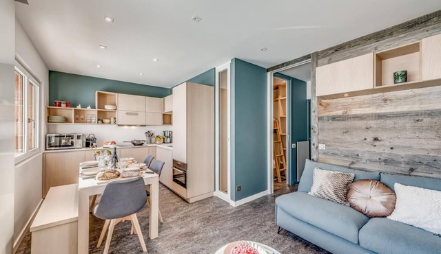 50m from shops, 5th floor, view lake, tv, ski locker, 35m², Tignes