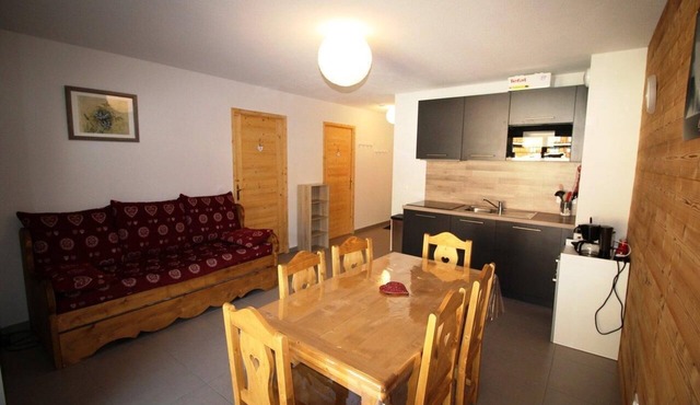 50m from ski slopes, 3rd floor, view mountain, balcony, tv, ski locker, 41m², Auris en Oisans
