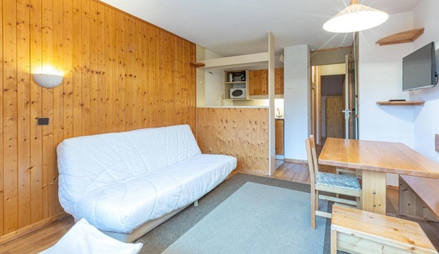 50m from ski slopes, 6th floor, view mountain, balcony, tv, ski locker, 28m², Valmorel