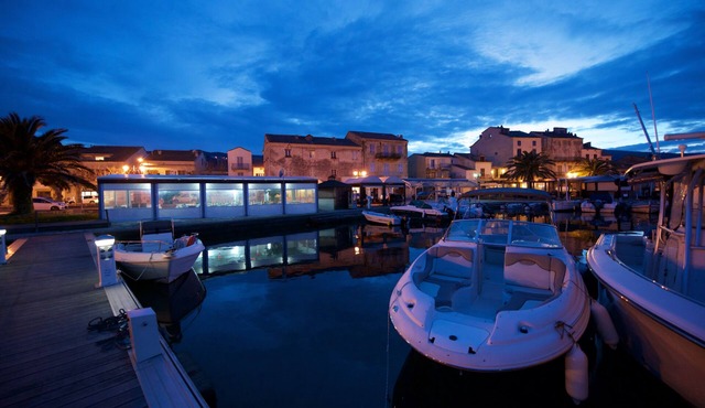 50m from the sea, House in the heart of the village, shops, beaches and port