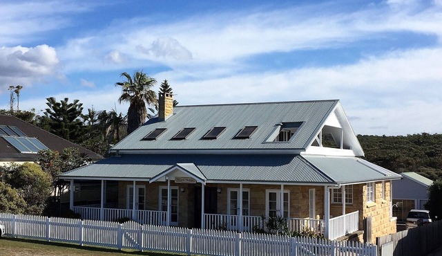 50m to beach patrol flags- ocean views - Nat. Park views - whales - open fire