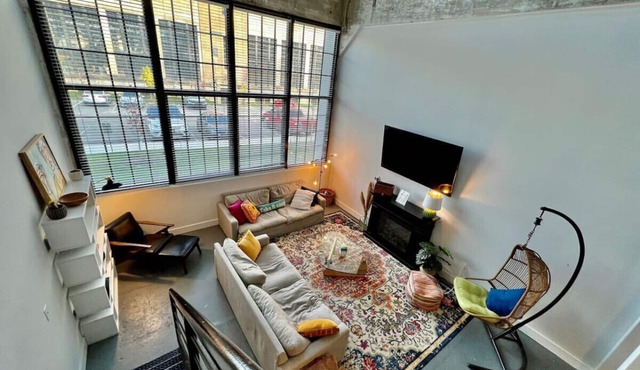5105 peters · Swanky Loft Near Kings Island, Brewery, Bike Trail