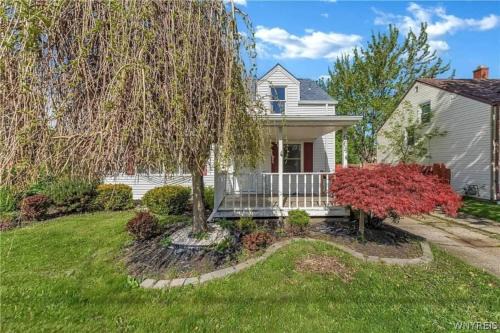 511b Massive 4 bedroom with fenced yard