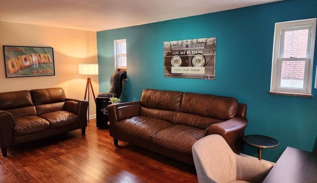 513Company - Retro (Great Location)