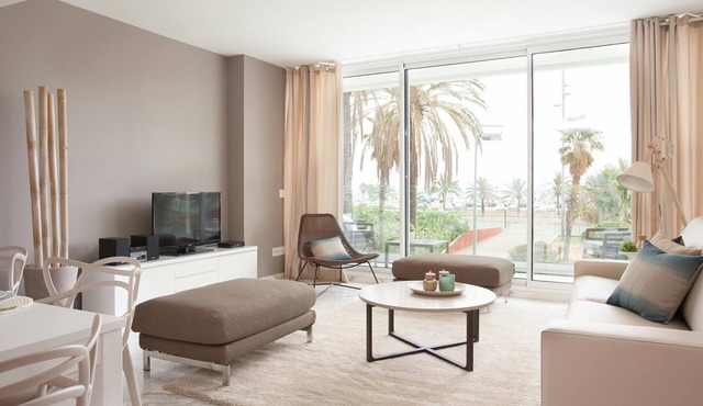 517- Beachfront Apartment