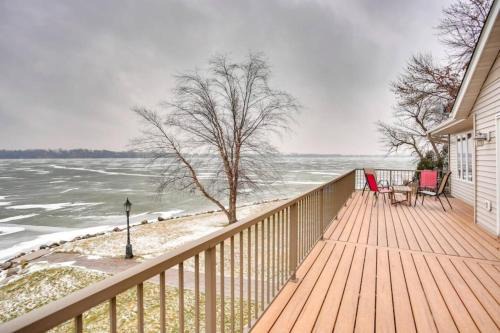 519 Massive 3 bedroom on the Lake