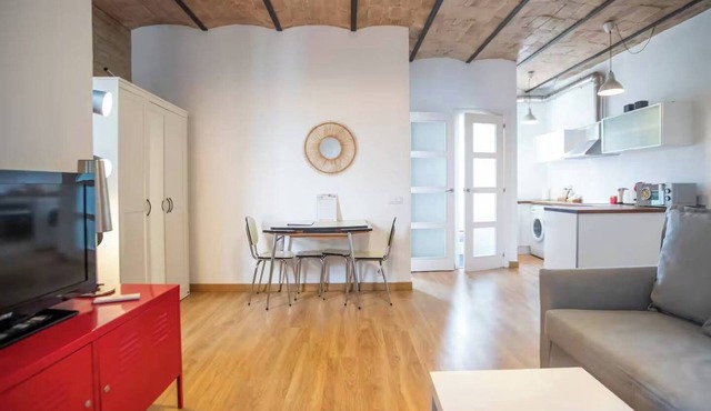 51NO1058 - Bright 1bed flat in Poble Sec