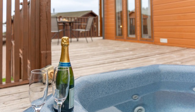 52 Meadow View- 2 Bed, Hot Tub Extra Cost(tjs52mv)