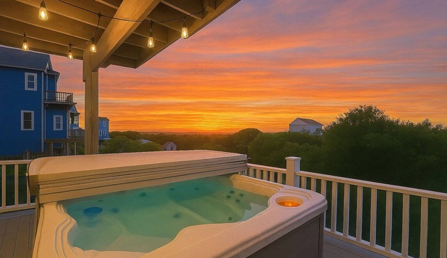 520 ft to private beach Luxe, Views, Hot Tub, Elevator, Golf Cart, Espresso