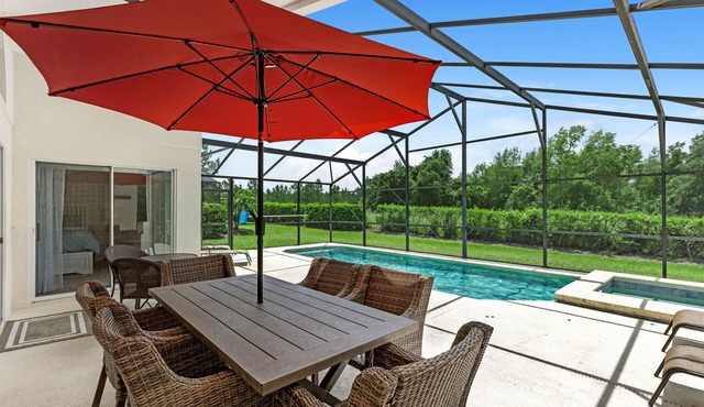 521 - Lovely 4 Bedroom, 3.5 Bath Villa with South Facing Pool and Spa