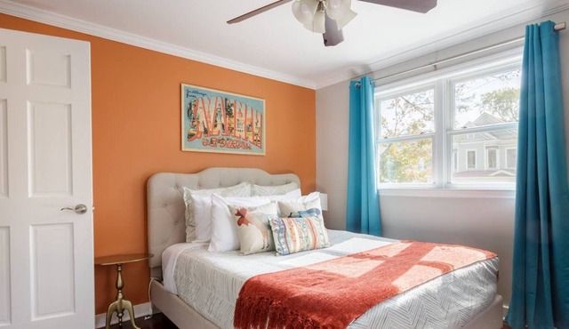 522 Bolton - Unit B Sanitized Haven - Instaworthy Decor- Condo