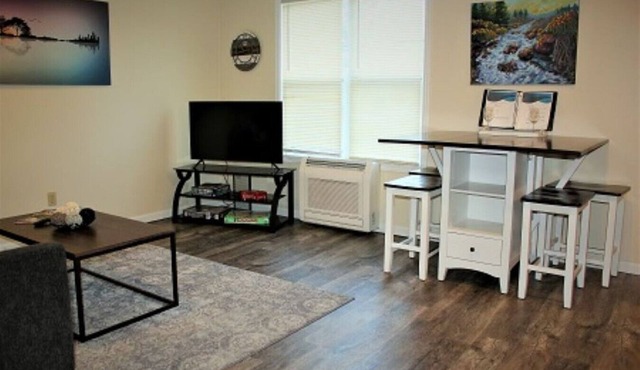 525 Sprague 8 · Apartment across from Waldo Stadium and WMU track