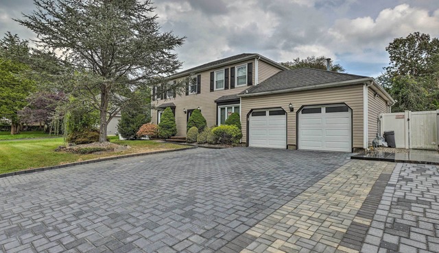 53 Mi to MetLife! Jersey Home w/Hot Tub & Pool!