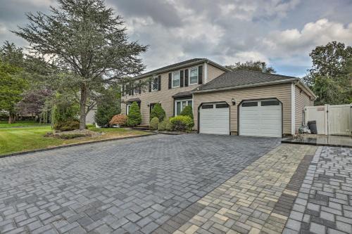 53 Mi to MetLife! Jersey Home w/Hot Tub & Pool!