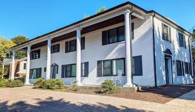 5300sqft Home 10 Mins to Washington DC Sleeps 20+