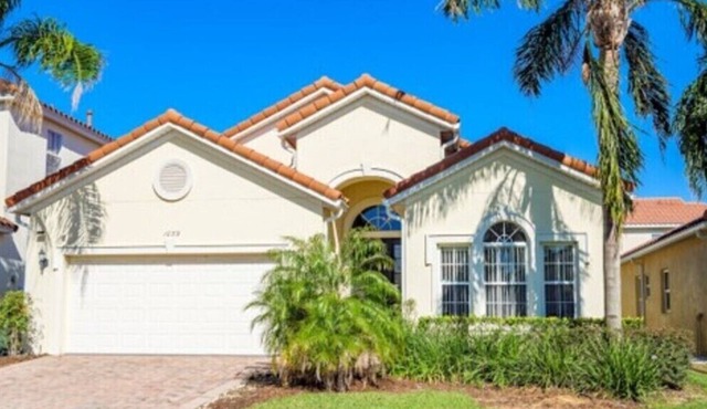 #536 - Large 5 Bedroom home with private pool and spa, close to the theme parks