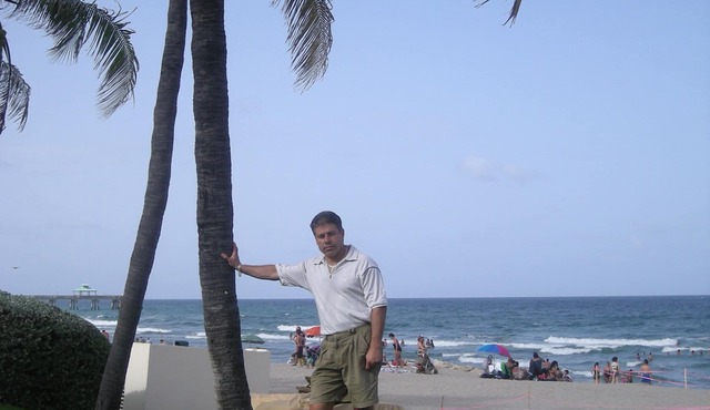 55+ Condo, 2 Bed, Beautiful Pool & Lake View.