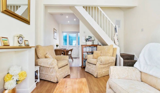 55 Heworth Village · Wonderfully Cosy Family Home in York - Pass the Keys