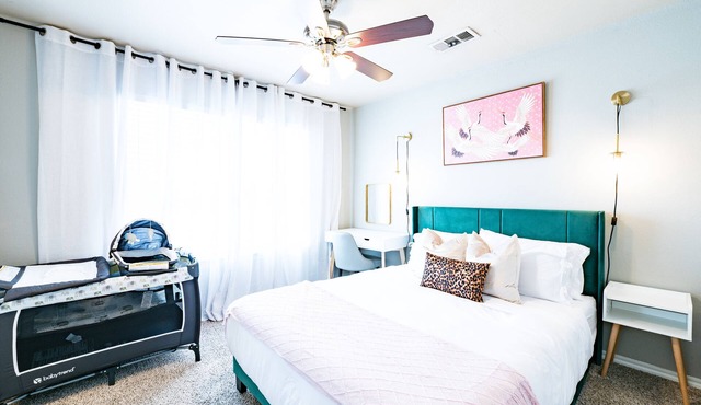 55% Monthly special price W 4rooms W 3 fullbath W walk to College