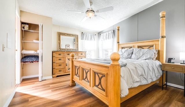55+ Resort Home w/Golf Cart |5 Star Country Club in Cypress Lakes |Golf & Pool