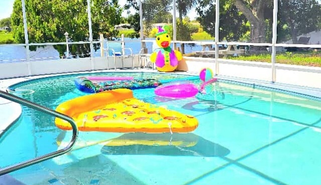 #55 The Lakeside Oasis Pool Home by Joyful Moments