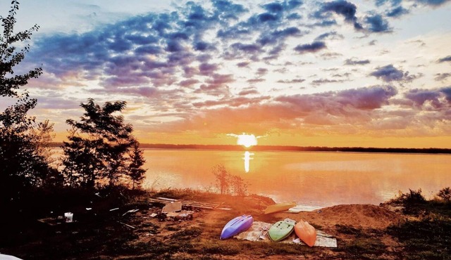 5500 sq ft Lake house - Castle Rock Lake - Close to Wi Dells